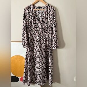 Elegant Pink and Black Patterned Dress